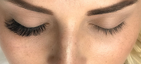 Formation en pose d’extensions de cils